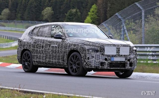 2023-bmw-x8-spy-shots--photo-credit-s-baldauf-sb-medien_100792344_h.jpg