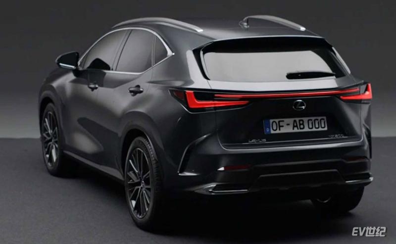 2022-lexus-nx-screenshot-from-leaked-official-video-(1).jpg