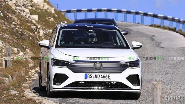 volkswagen-id-electric-sedan (3).jpg