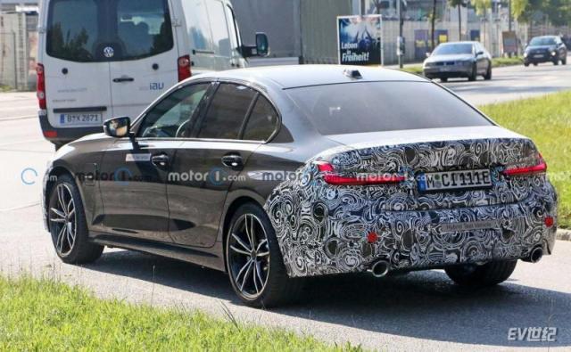 bmw-3-series-facelift-new-spy-photo-(1).jpg