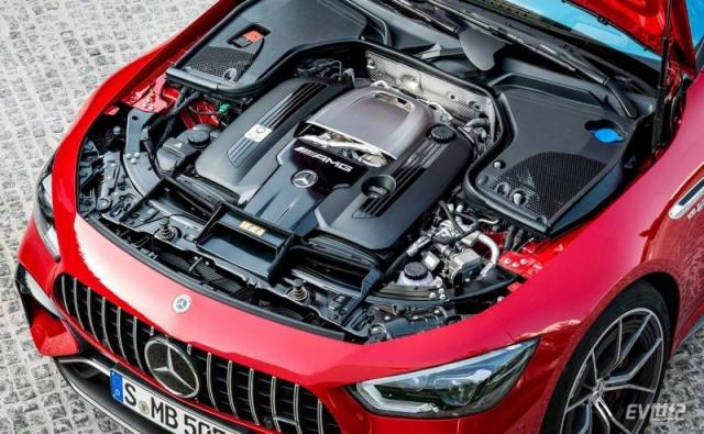 mercedes-amg-gt-63-s-e-performance-(1).jpg