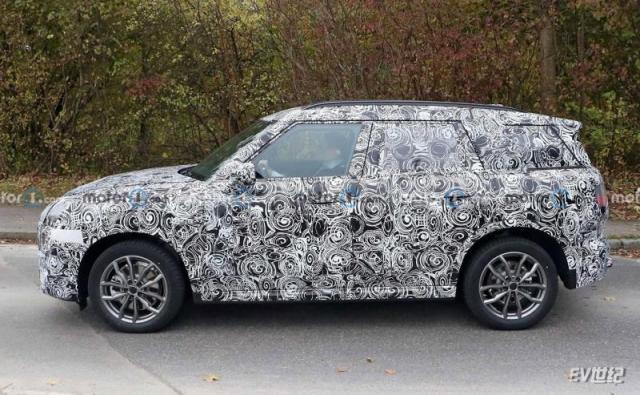 2023-mini-countryman-spy-photo-(1).jpg