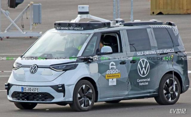 vw-id.buzz-self-driving-prototype-spy-photos.jpg