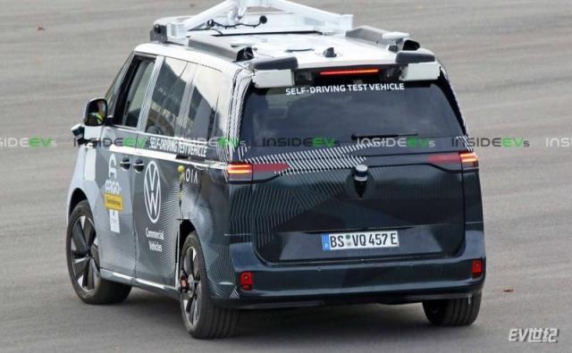 vw-id.buzz-self-driving-prototype-spy-photos-(1).jpg