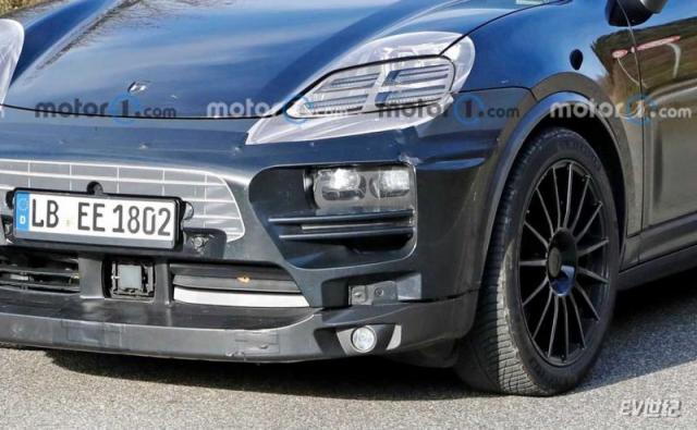 2023-porsche-macan-ev-spy-photo-(6).jpg