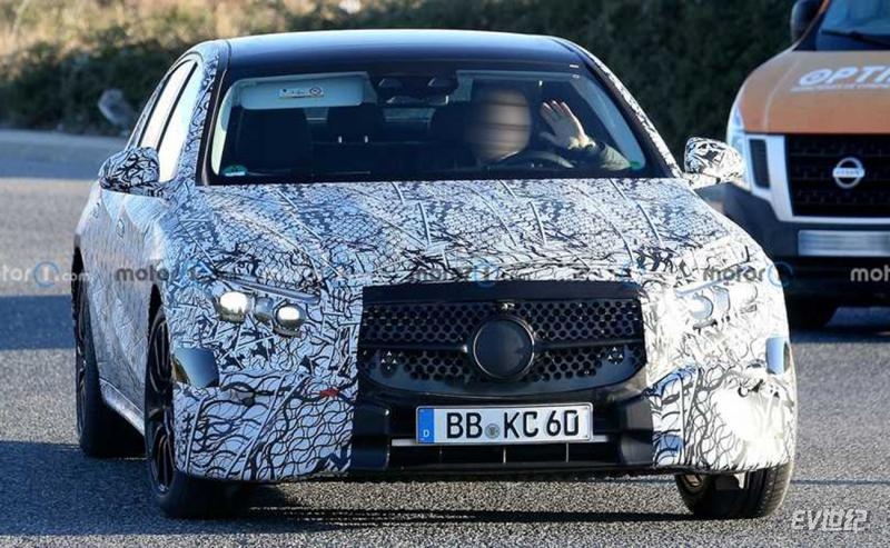 next-gen-mercedes-benz-e-class-sedan-spy-shots.jpg