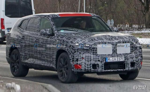 new-bmw-xm-spy-photos-(1).jpg