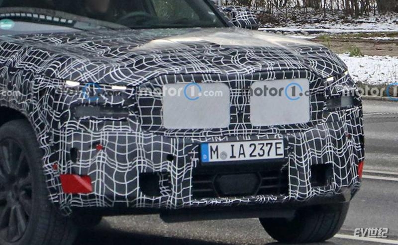 new-bmw-xm-spy-photos-(1).jpg