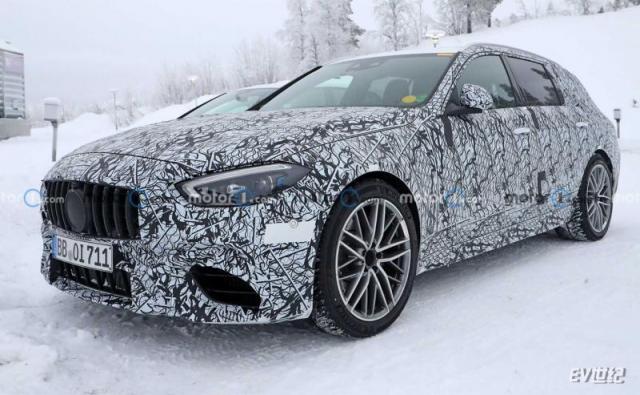 2023-mercedes-amg-c63-estate-spy-photo.jpg