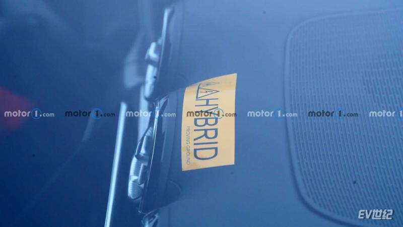 2023-mercedes-amg-c63-estate-spy-photo (2).jpg