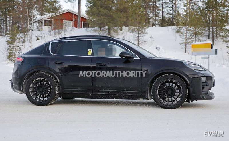 2024-porsche-macan-ev-spy-shots--photo-credits-baldauf-sb-medien_100827375_h.jpg