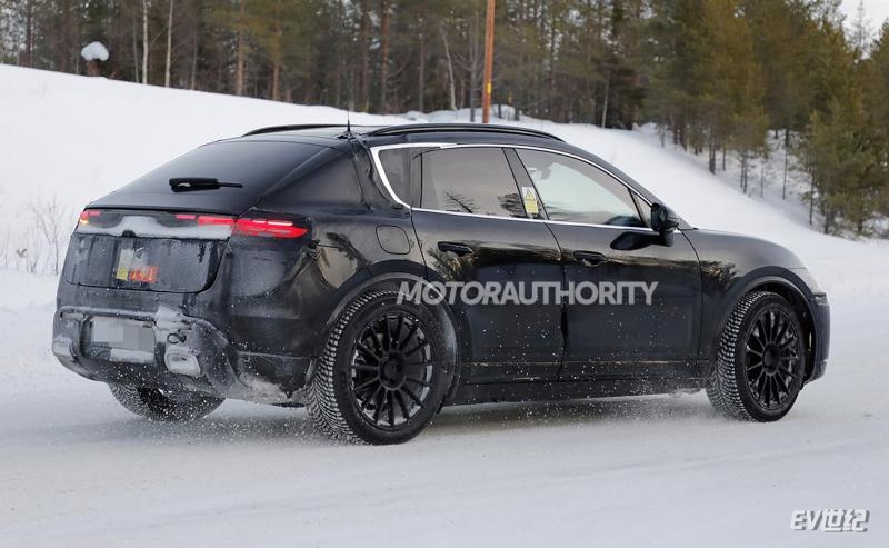 2024-porsche-macan-ev-spy-shots--photo-credits-baldauf-sb-medien_100827378_h.jpg