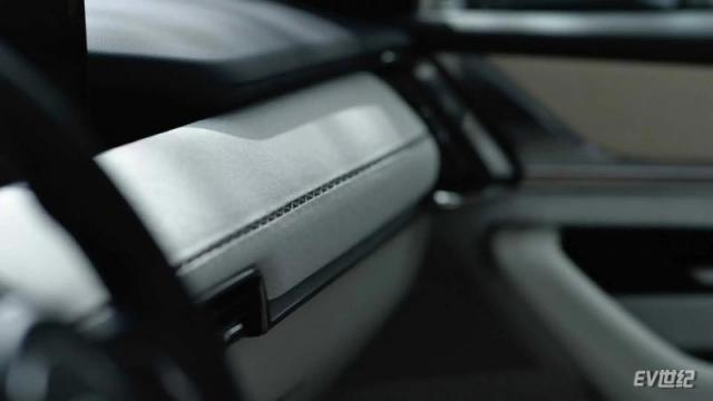 mazda-cx-60-phev-interior-teaser.webp.jpg