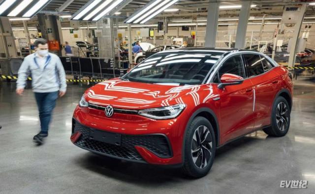 volkswagen-id.5-production-in-zwickau-germany.jpg