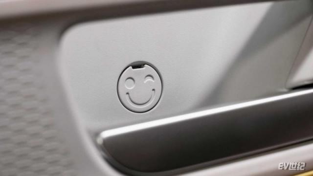 volkswagen-id.buzz-2022-teaser-innenraum (3).jpg
