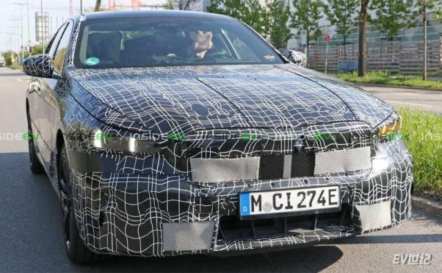 2024-bmw-i5-spy-photos-(3).jpg