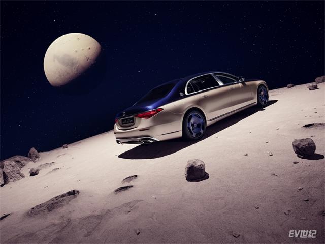 5.基于梅赛德斯-迈巴赫 Haute Voiture 概念车打造的限量特别版车型将于2023年正式发布.jpg