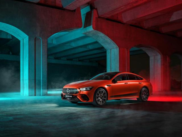 11.AMG GT 50 4MATIC 四门跑车特别版提供哑光古铜橙、哑光月光石灰及石墨灰三种车身颜色，其中哑光古铜橙为特别版专属配色.jpg