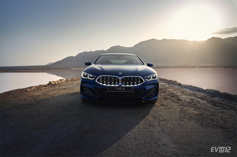 03. 新BMW 8系四门轿跑车.jpg