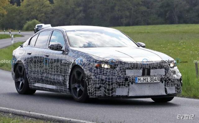 2024-bmw-m5-spy-photo-(3).jpg