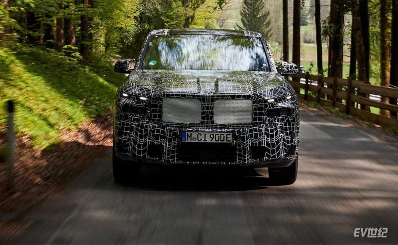 2023-bmw-xm-prototype-(5).jpg
