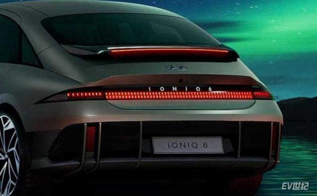 hyundai-ioniq-6-design-debut-rear-aurora-borealis.jpg