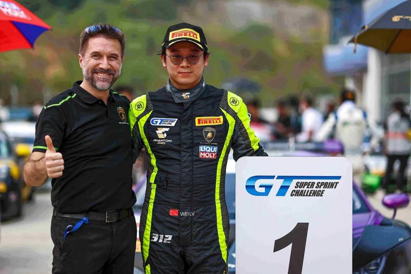 01 - GT短程系列赛第一站 - 兰博基尼赛事运动部门亚太区负责人Jon Flinn和吕威.jpg