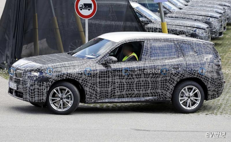 new-bmw-x3-side-view-spy-photo.jpg