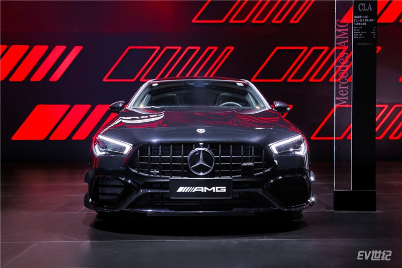  15.梅赛德斯-AMG CLA 45 S 4MATIC+ 55周年纪念版上市，释放动感凌厉的超凡魅力.jpg