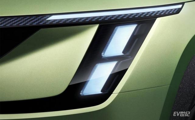 Skoda-Vision_7S_Concept-2022-800-16.jpg