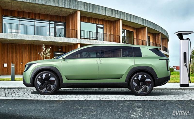 Skoda-Vision_7S_Concept-2022-800-06.jpg