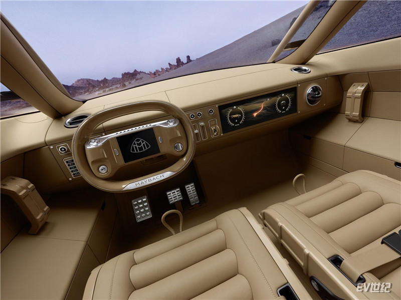 08. Project MAYBACH概念车拥有个性简洁的仪表板，搭配遍布车内的精美高光铝制饰件，演绎精致优雅.jpg