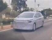 采用家族设计语言 疑似小鹏全新MPV车型路试谍照曝光