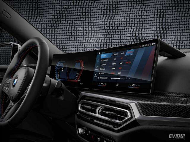 07.全新BMW M2双门轿跑车内饰.jpg