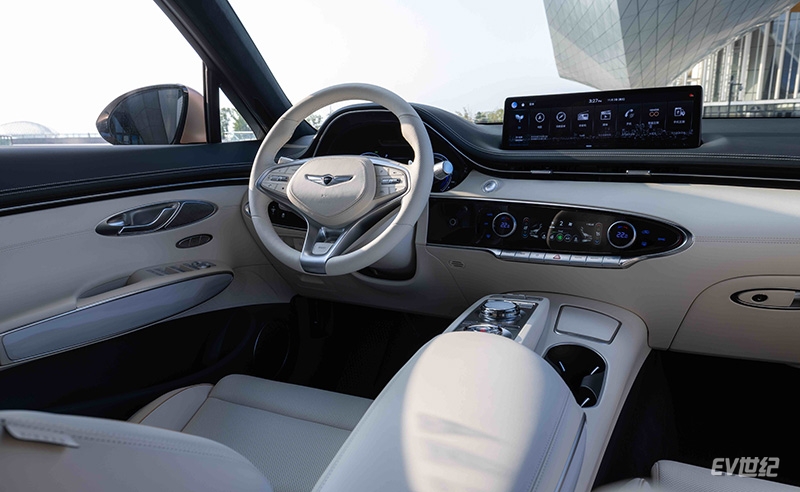 5. Luxury Pure Electric SUV The Genesis Electrified GV70 Interior.jpg