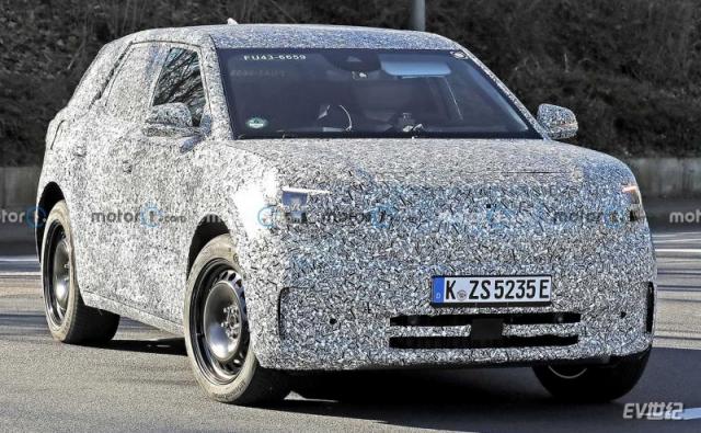 ford-electric-crossover-spy-photos-(1).jpg