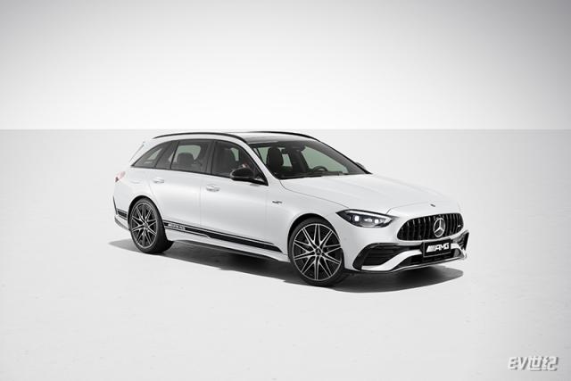 _13.搭载“一人一机”M139 2. 0T发动机的全新梅赛德斯-AMG C 43 4MATIC旅行轿车特别版即将上市，以澎湃性能引燃驾驭激情.jpg