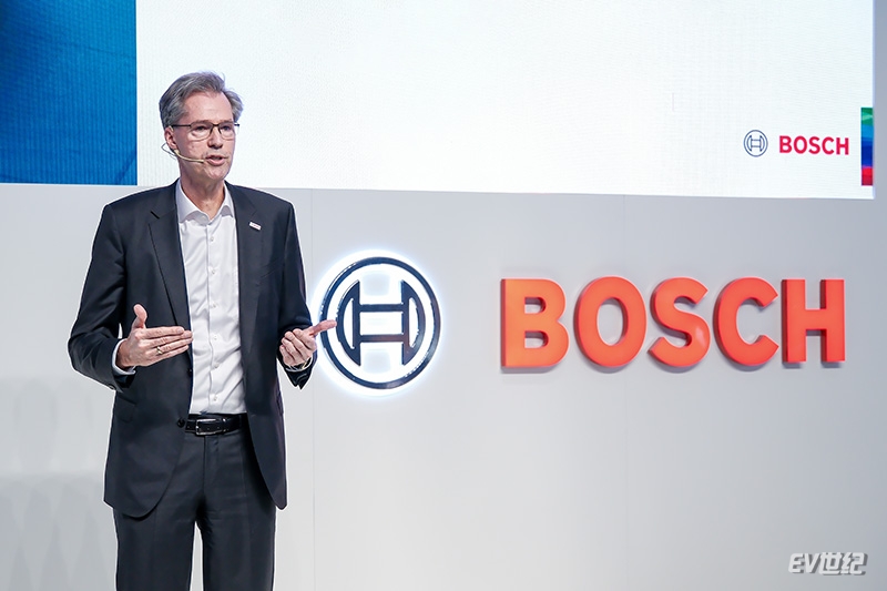 博世集团董事会成员及博世汽车与智能交通技术业务板块主席马库斯·海恩博士 Dr. Markus Heyn, member of the Bosch board of management and chairman of the Mobility Solutions business sector.jpg