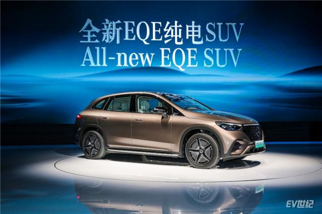 11.全新EQE纯电SUV中国首秀，为中国客户提供更豪华、更安全、更具科技感的实力俱全的纯电SUV产品选择.jpg