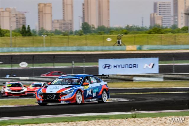 5、Elantra N TCR驰骋在2023 TCR China 揭幕战.jpg