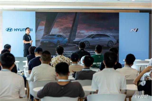 3.现代汽车（中国）进口车商品规划负责人戴威详细介绍Elantra N的产品性能.jpg