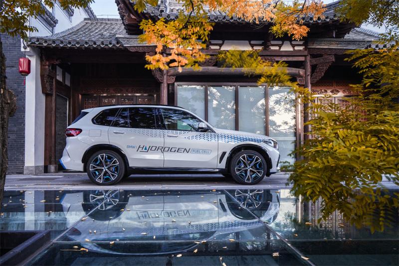 05.BMW iX5氢燃料电池车.jpg