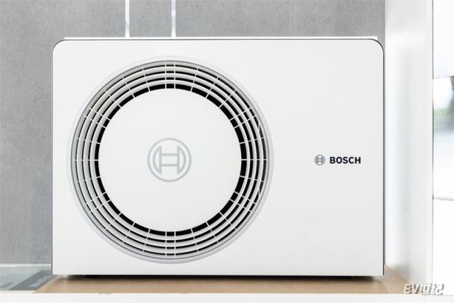 03 博世环保静音型空气源热泵CS 5800iAW.jpg