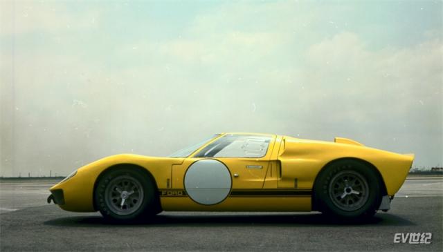 图片1-福特GT40赛车应用了先进的空气动力学设计.jpg