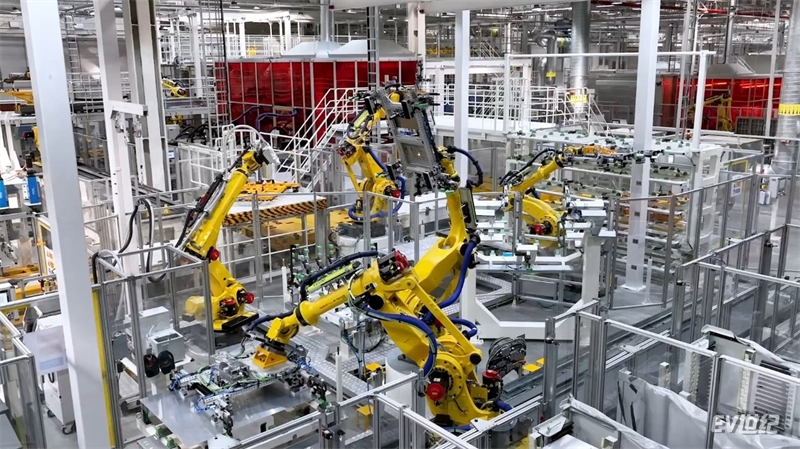 5.壳体焊接线拥有超过85台机器人，自动化率高达90%.jpg