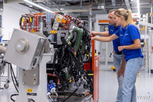 06 博世斯图加特费尔巴哈工厂生产车用燃料电池 Manufacturing of the fuel cell power module in the Feuerbach plant.jpg