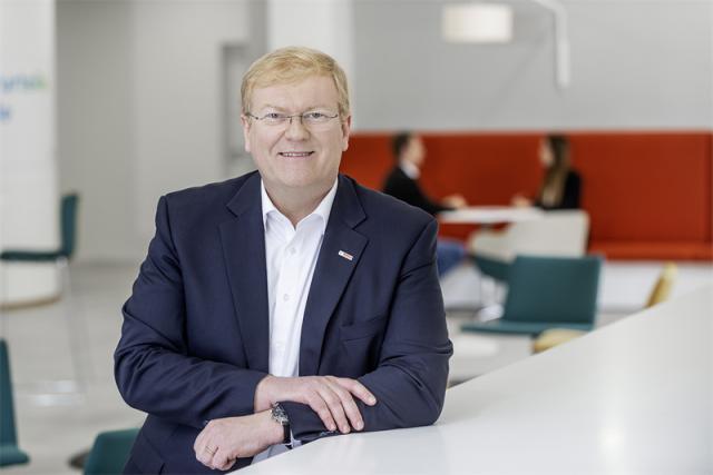 02 博世集团董事会主席史蒂凡·哈通博士 Dr. Stefan Hartung, the chairman of the board of management of Robert Bosch GmbH.jpg