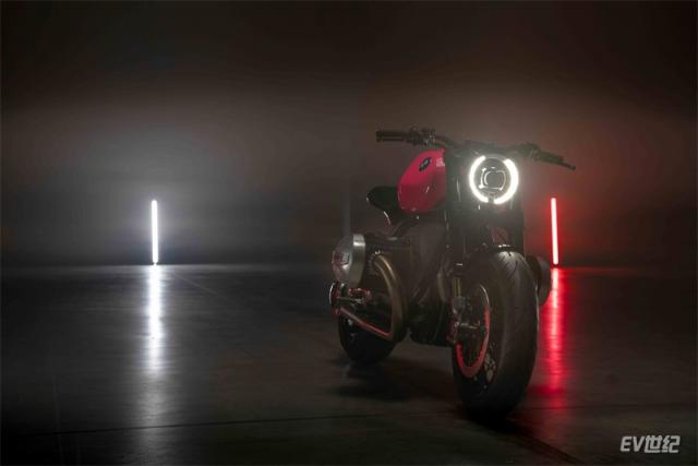 01.BMW R20概念车正面图.jpg