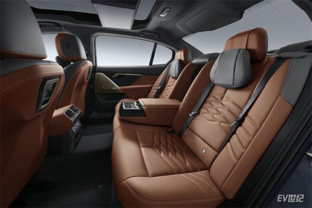 03.全新BMW 5系配置高品质环保内饰材质Veganza.jpg