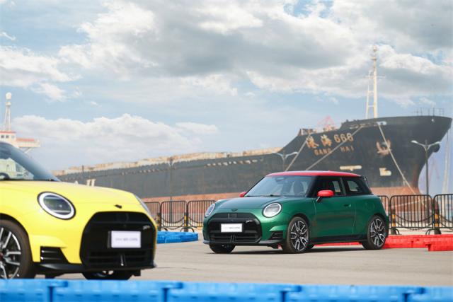 01.全新电动MINI Cooper.jpg